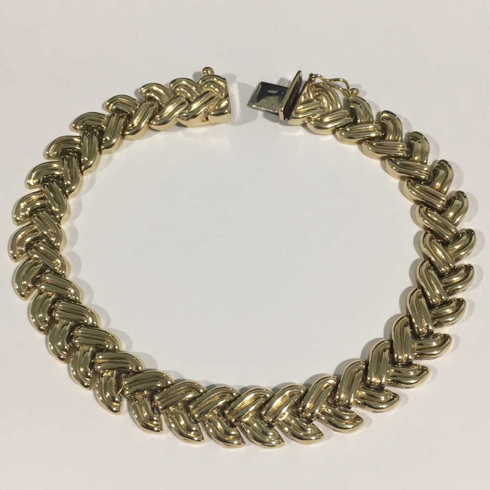 14k Yellow Gold V Shape Women's Bracelet - Picture 1 of 5